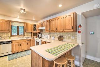 Walkable Lake Elkhart Apt Dine, Shop, Swim! - 9