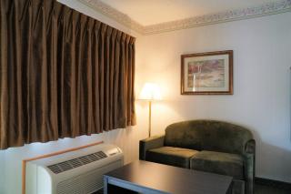 College Inn - Monmouth - 7
