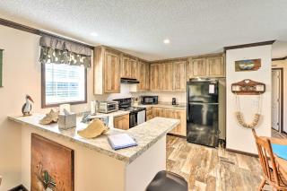 Pelican Place Coastal Cottage Walk to Back Sound - 4