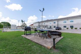 Studio 6 Bay City TX - 4