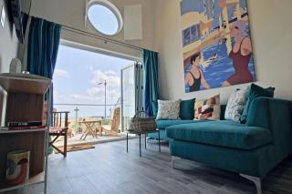 Beach Hut Suites - Bognor Regis - 1