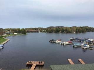 Pine Knoll Hotel Lakeside Lodge & Cabin - Old Forge - 3