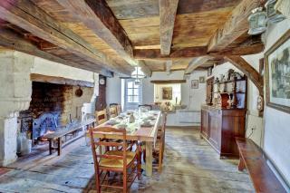 House Perigourdine ex former diligence relay - - 9