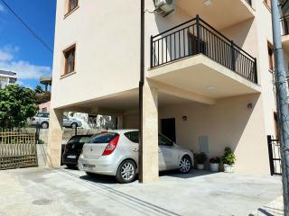 Family Apartments - Bar - 4