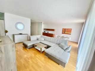 Apartment Korunni Dvur, 2 Free Parkings - Prague - 0