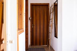 Holiday Apartment steps from the Beach - 9