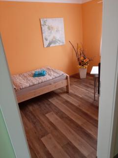 Peter's Montagezimmer - Weikersdorf am Steinfelde - 9