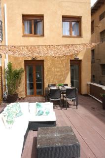 Edificio Privado con Terraza - 4