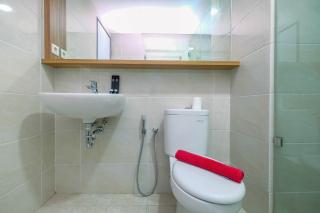 Comfortable 1BR Apartment at Mustika Golf Residence By Travelio - Bekasi - 3