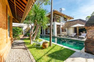Villa Angsa by Nakula - Sanur - 0