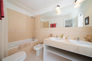 Living El Charco-central location - 3