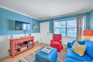 Condo with Pool Access Walk to Shopping and Beach! - Naples - 0