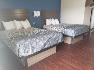Baymont by Wyndham Bay City - 8