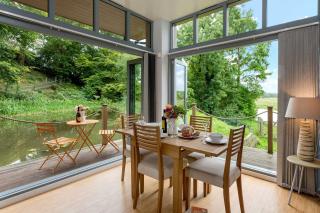 Secluded, New Forest Riverside Lodge - Godshill - 7