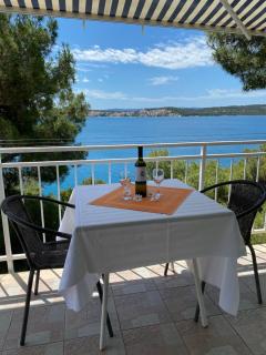 Apartments Bartol, ideally located near the beach and city center, with stunning sea views and two free bikes per apartment - Trogir - 6