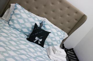 9BR-SLEEPS 19. Amazing Deal!! - 9