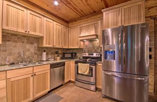 Spacious Family Home with Fire Pit on Norfork Lake! - Mountain Home - 3