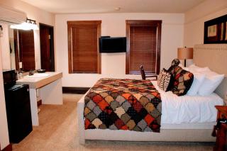 Iowa House Historic Inn - Ames - 2