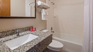 Ramada by Wyndham Cedar Rapids South - Cedar Rapids - 9