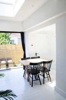Boutique Getaway, edge of Old Town- 4min walk to beach - 7