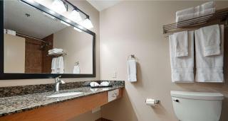 Best Western Plus Chateau Inn Sylvan Lake - 2