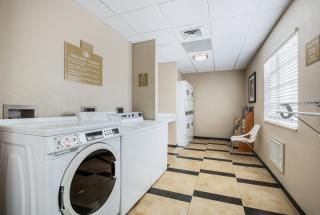 Candlewood Suites Virginia Beach Town Center by IHG - 4