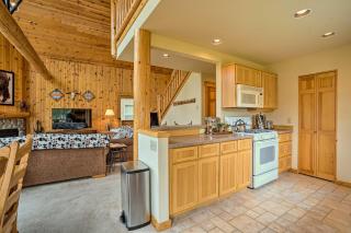 Eagle Crest Retreat with Great WiFi and Resort Access! - Redmond - 3