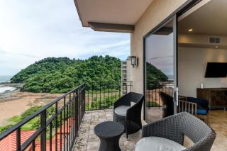 Unit 1014 at Croc's - 4