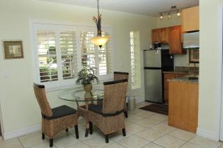 Tropical Beach Resorts - Sarasota - 3