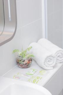 Zest Jemursari by Swiss-Belhotel International - Surabaya - 3