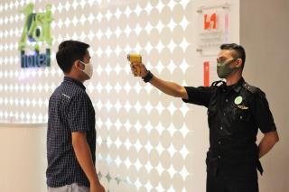 Zest Jemursari by Swiss-Belhotel International - Surabaya - 7