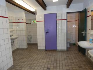Das Haus mit der roten Telefonzelle - Apen - 6