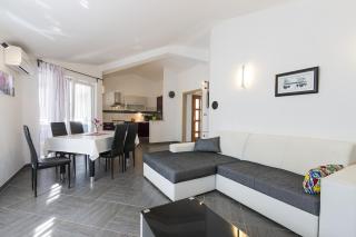 Apartment Carmen - Pula - 1