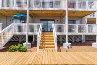 Ocean Front on Harbor Island - 8