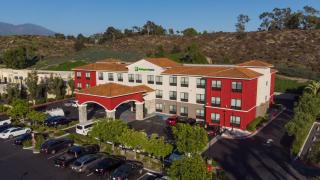 Holiday Inn Express & Suites - Lake Forest by IHG - 0