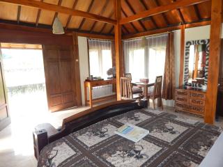 Alamanda Family Villas, Pool & Local Tours - 1