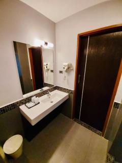 Comet Hotel Surat Thani - Surat Thani - 3