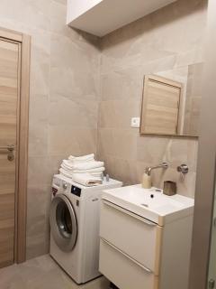 Carla Sea View Summerland - 3