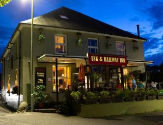 Usk And Railway Inn - Sennybridge - 2