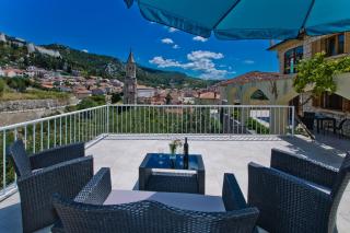 Peaceful Old Town Apartment with Sea and Sunrise Views - Hvar - 6