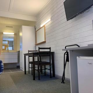 Finley Motel - 1