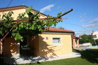 DAMJANIĆ HOLIDAY HOUSE - Brtonigla - 9