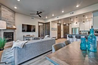 Luxe Canyons Ski Resort Condo - Walk to Ski Lift! - Park City - 2