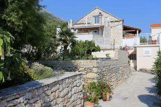 Family-friendly apartments with swimming pool Kuciste - Perna, Peljesac - 10143 - 2