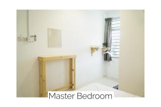 Cozy, Modern, Air Cond Gambang Water Park Homestay -- The Pigeon Guest House - Kampong Pohoi - 5