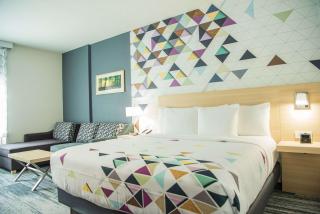La Quinta Inn & Suites by Wyndham Lake City - Lake City - 1