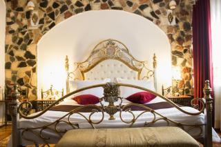 Hunter Prince Castle Hotel - 1