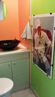 CHAMBRE PRIVEE AVEC SALON, garage voiture, vélos, motos - 2