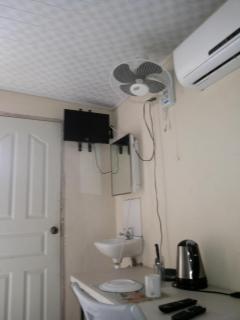 Tonys Guest House - 8