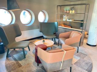 Pilot Airport Hotel - 2